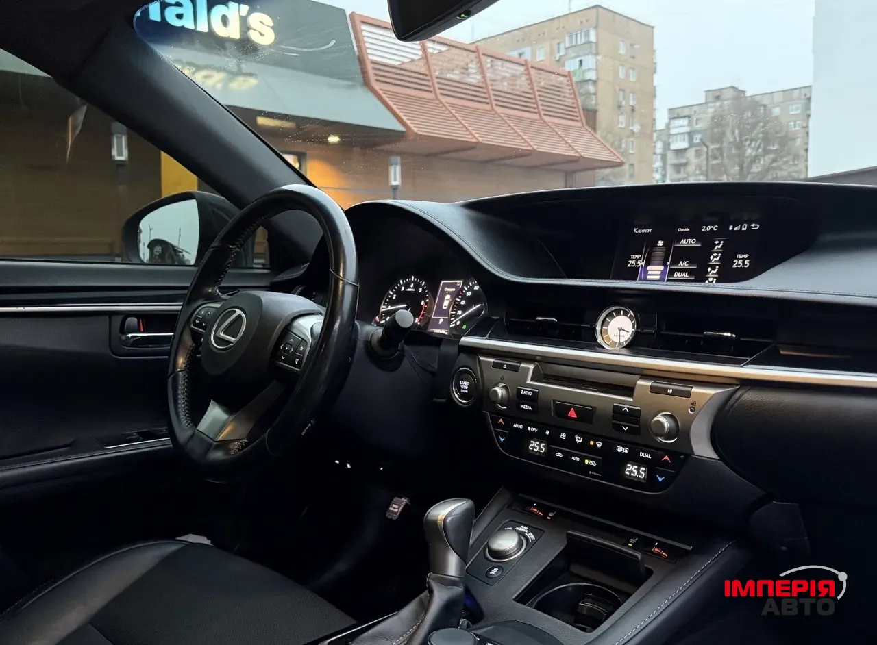 Lexus ES - фото 14
