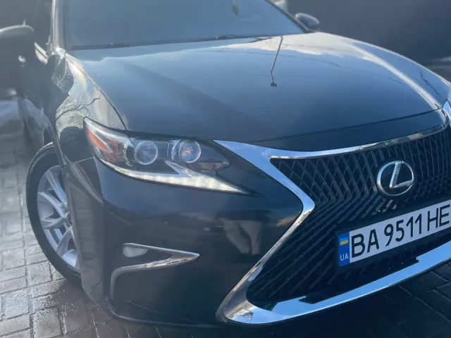 Lexus ES - фото 2