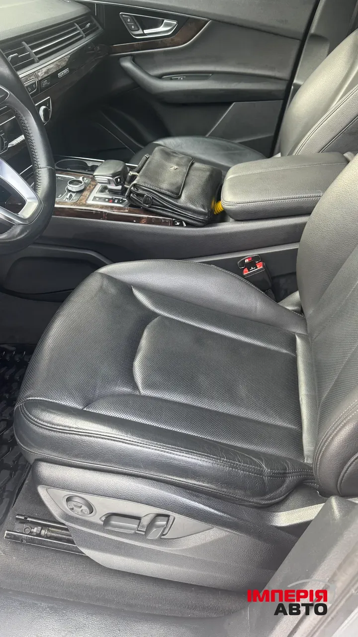 Audi Q7 - фото 8