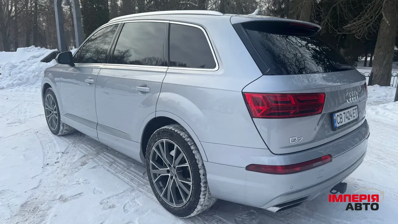 Audi Q7 - фото 6