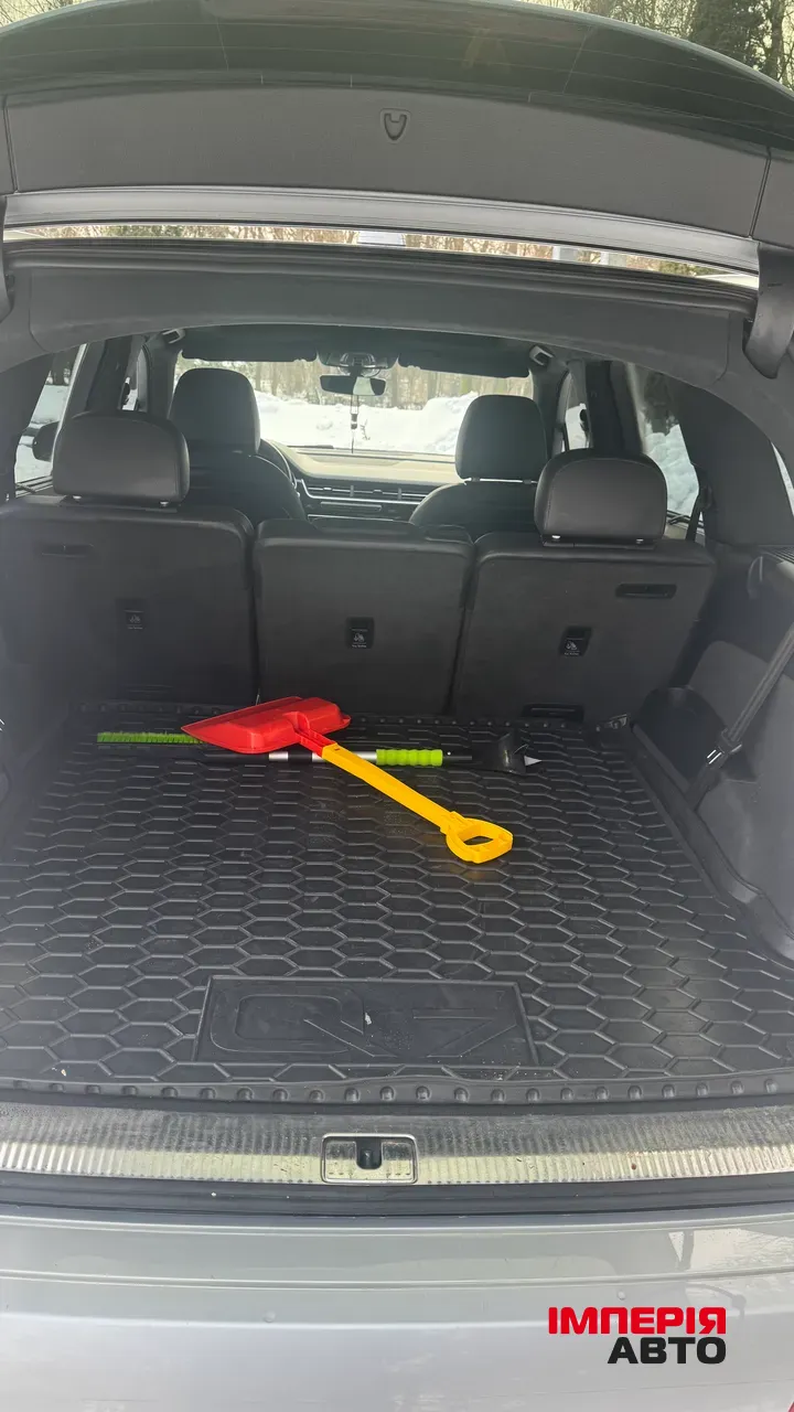 Audi Q7 - фото 11