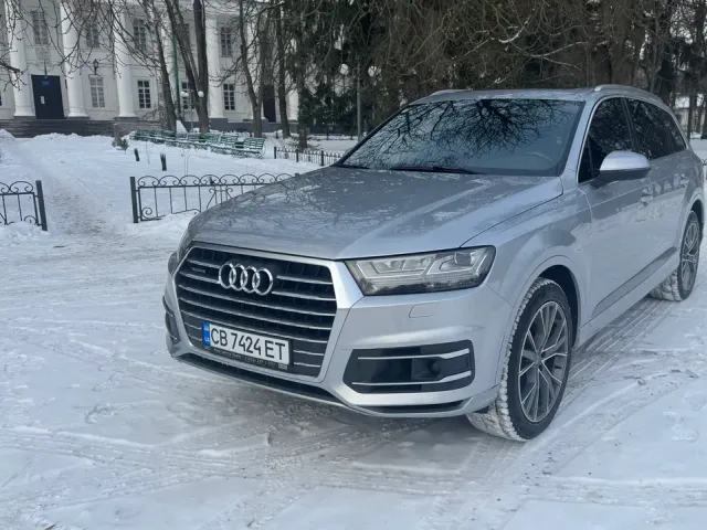 Audi Q7 - фото 1