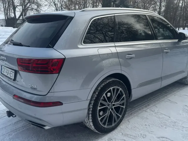 Audi Q7 - фото 4