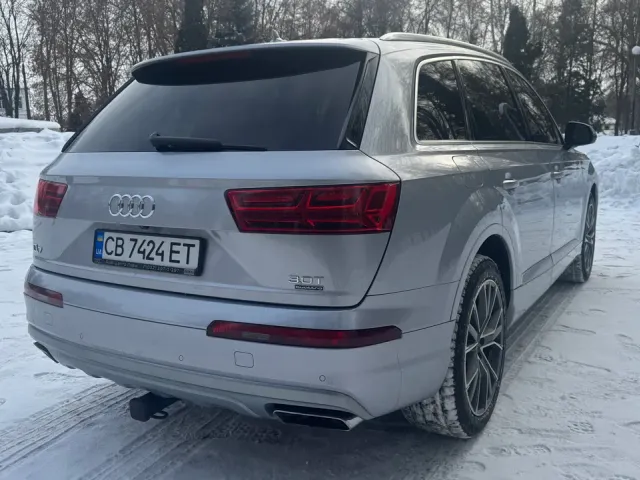 Audi Q7 - фото 5