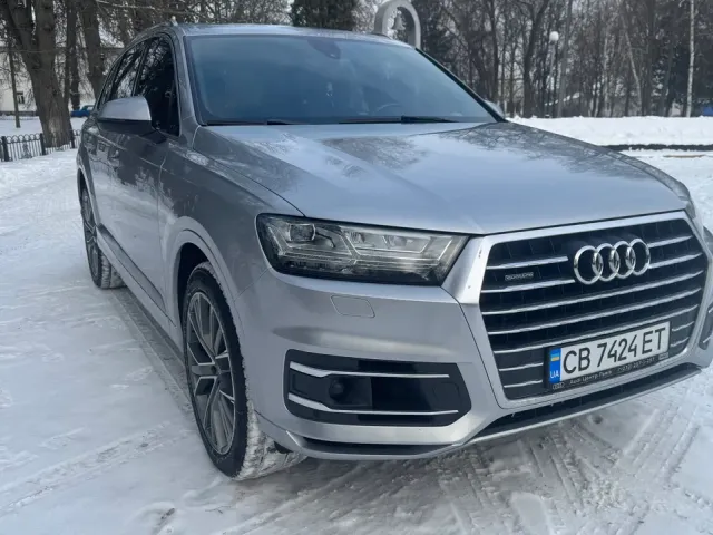 Audi Q7 - фото 2