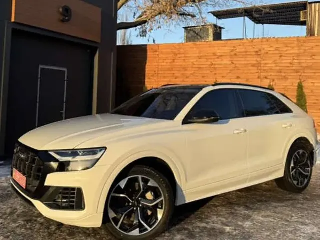 Audi Q8 - фото 4