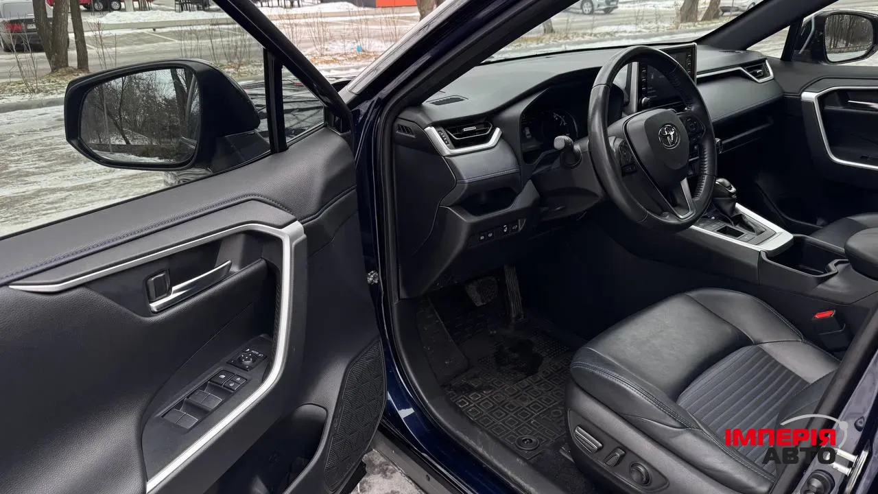 Toyota RAV4 - фото 15
