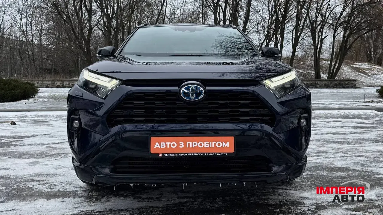 Toyota RAV4 - фото 2