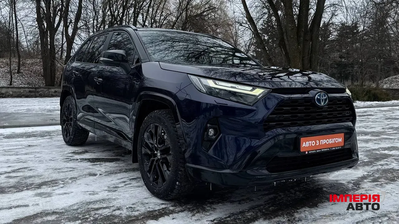 Toyota RAV4 - фото 3