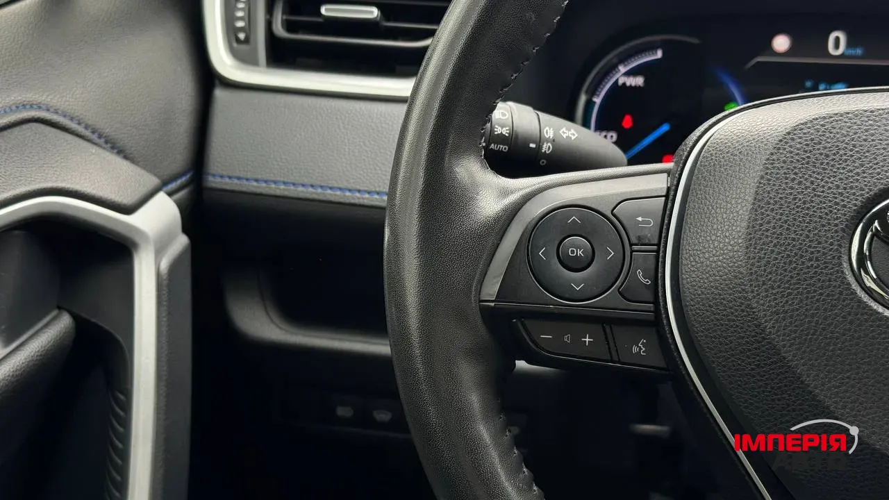 Toyota RAV4 - фото 24