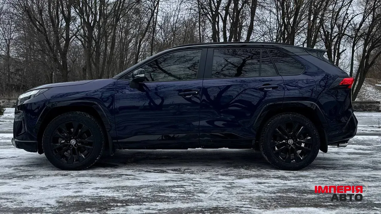 Toyota RAV4 - фото 5