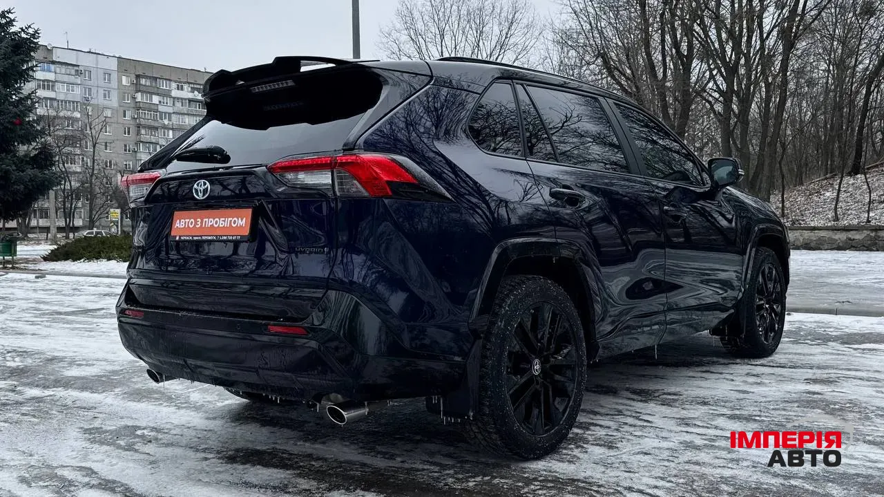 Toyota RAV4 - фото 6