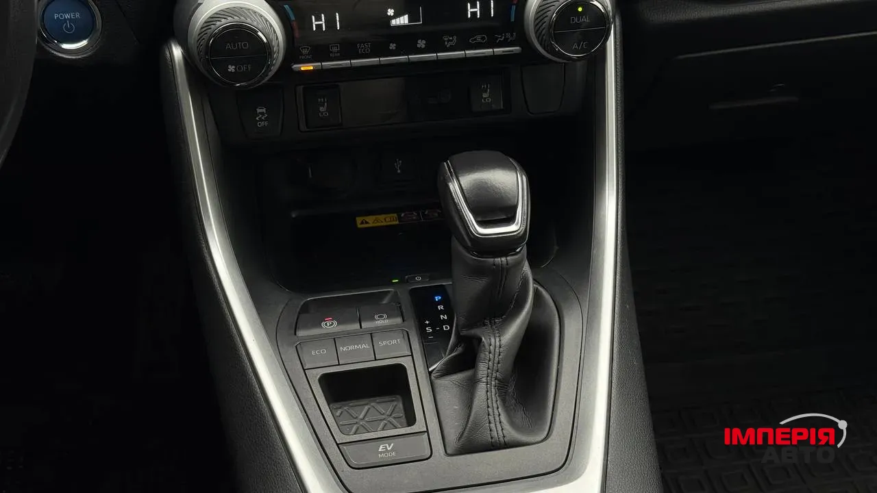 Toyota RAV4 - фото 32