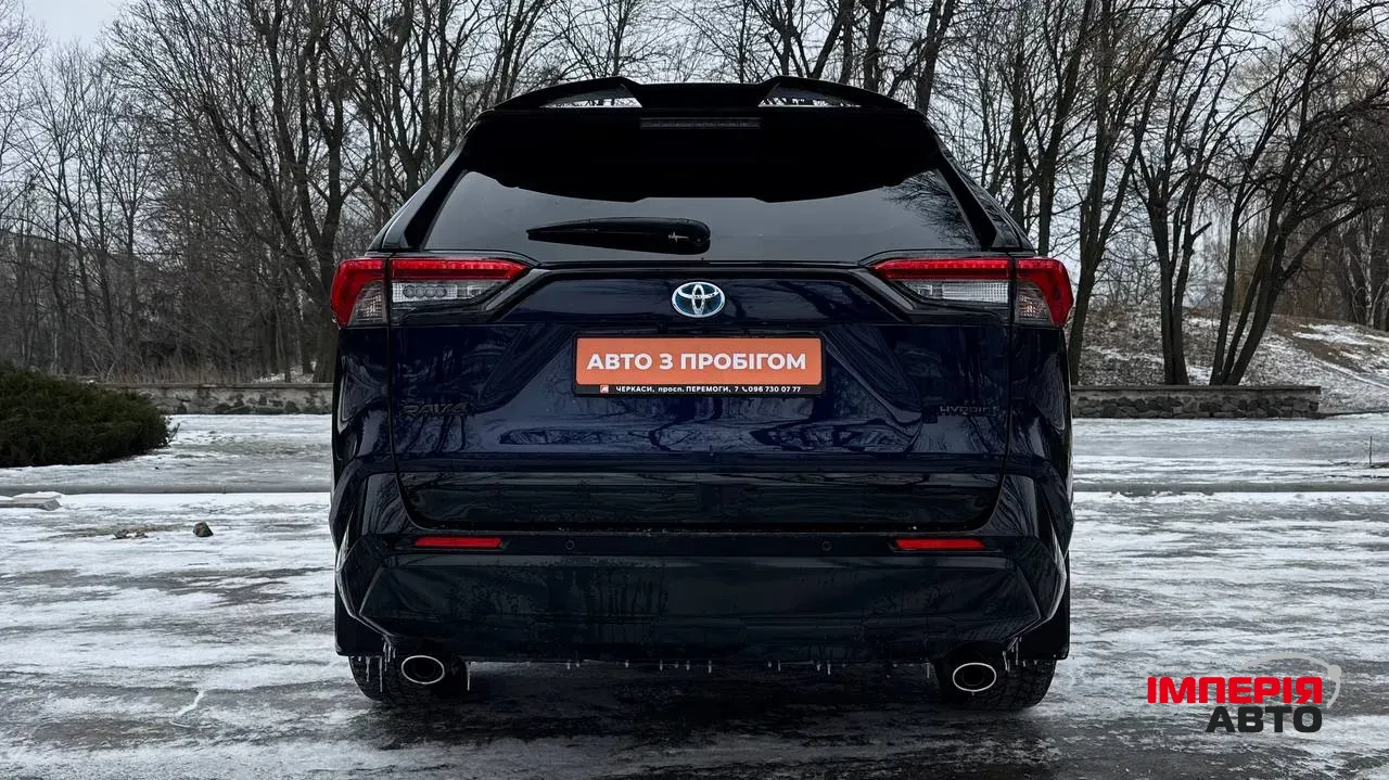 Toyota RAV4 - фото 8