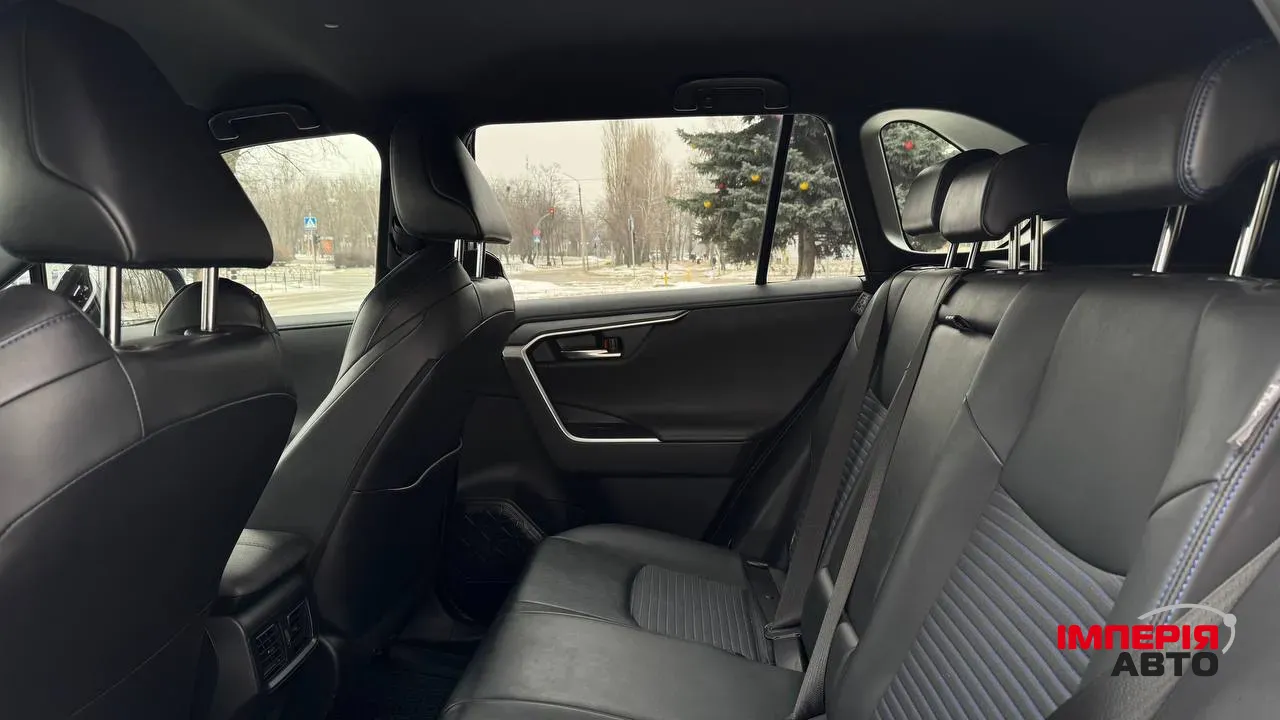 Toyota RAV4 - фото 38