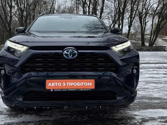 Toyota RAV4 - фото 2