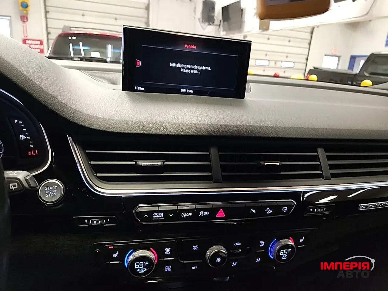 Audi Q7 - фото 9