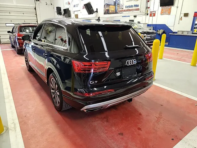 Audi Q7 - фото 2