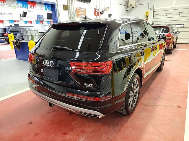 Audi Q7 - фото 4