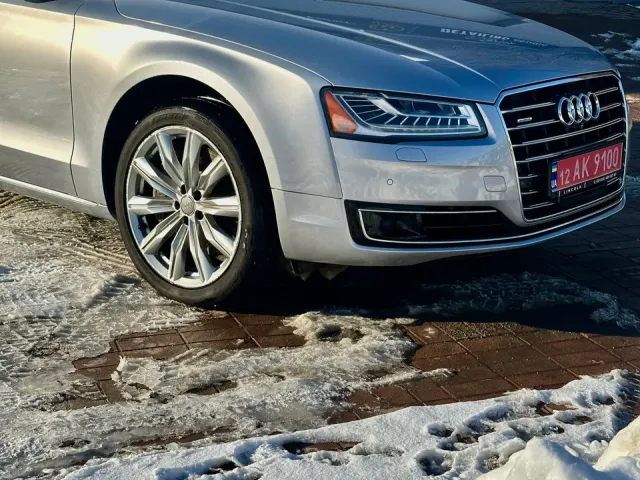 Audi A8 - фото 2
