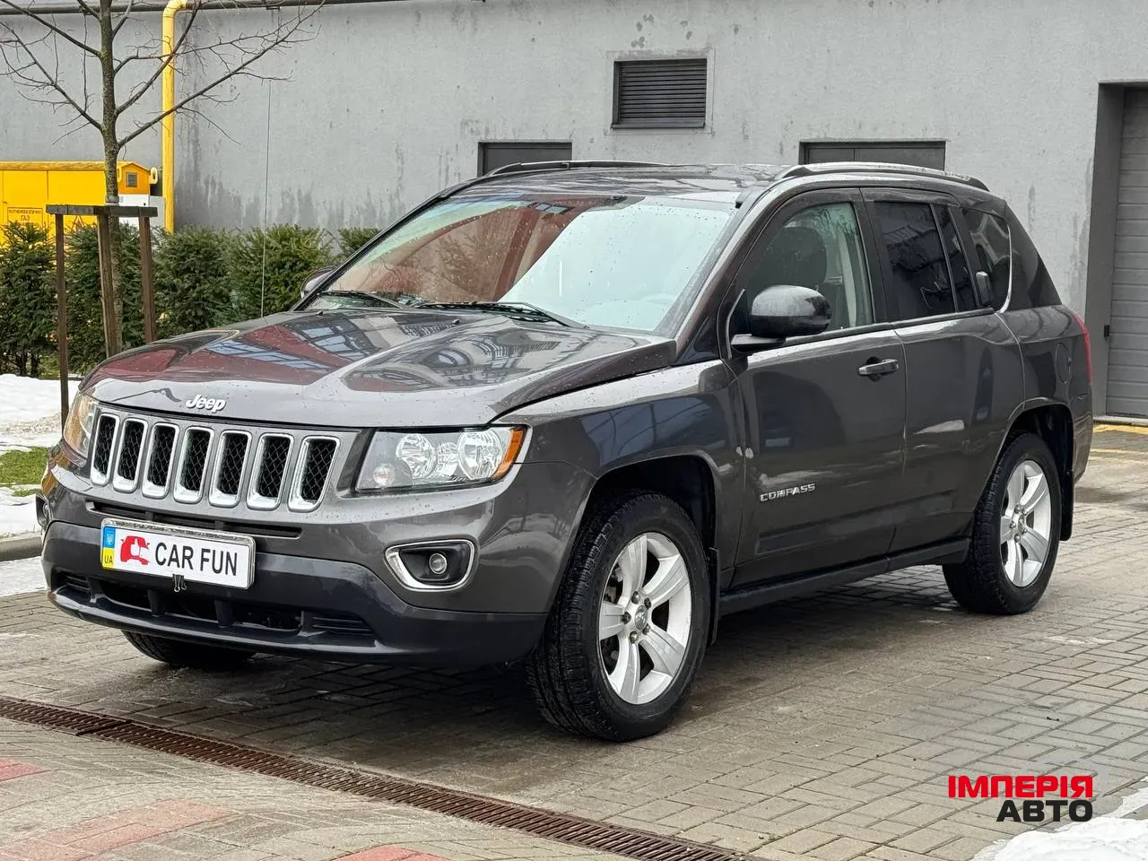 Jeep Compass - фото 1