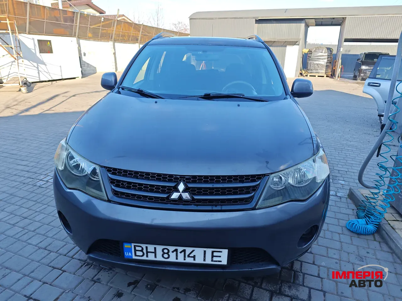 Mitsubishi Outlander - фото 1