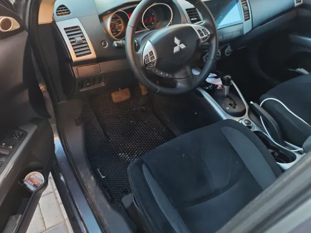 Mitsubishi Outlander - фото 4