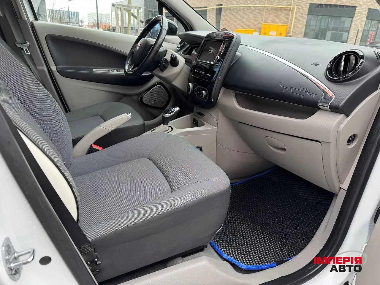 Renault ZOE - фото 26