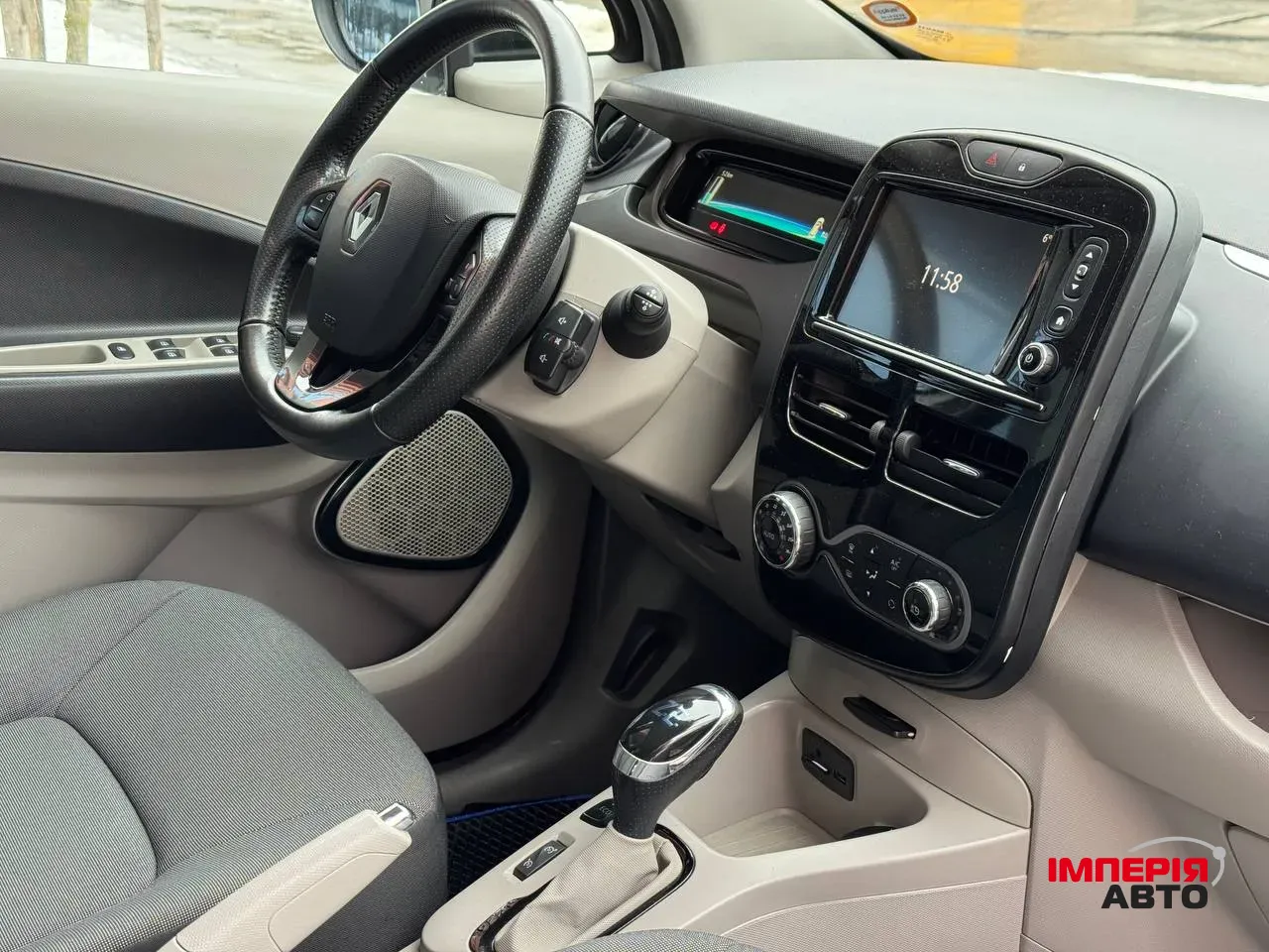 Renault ZOE - фото 24