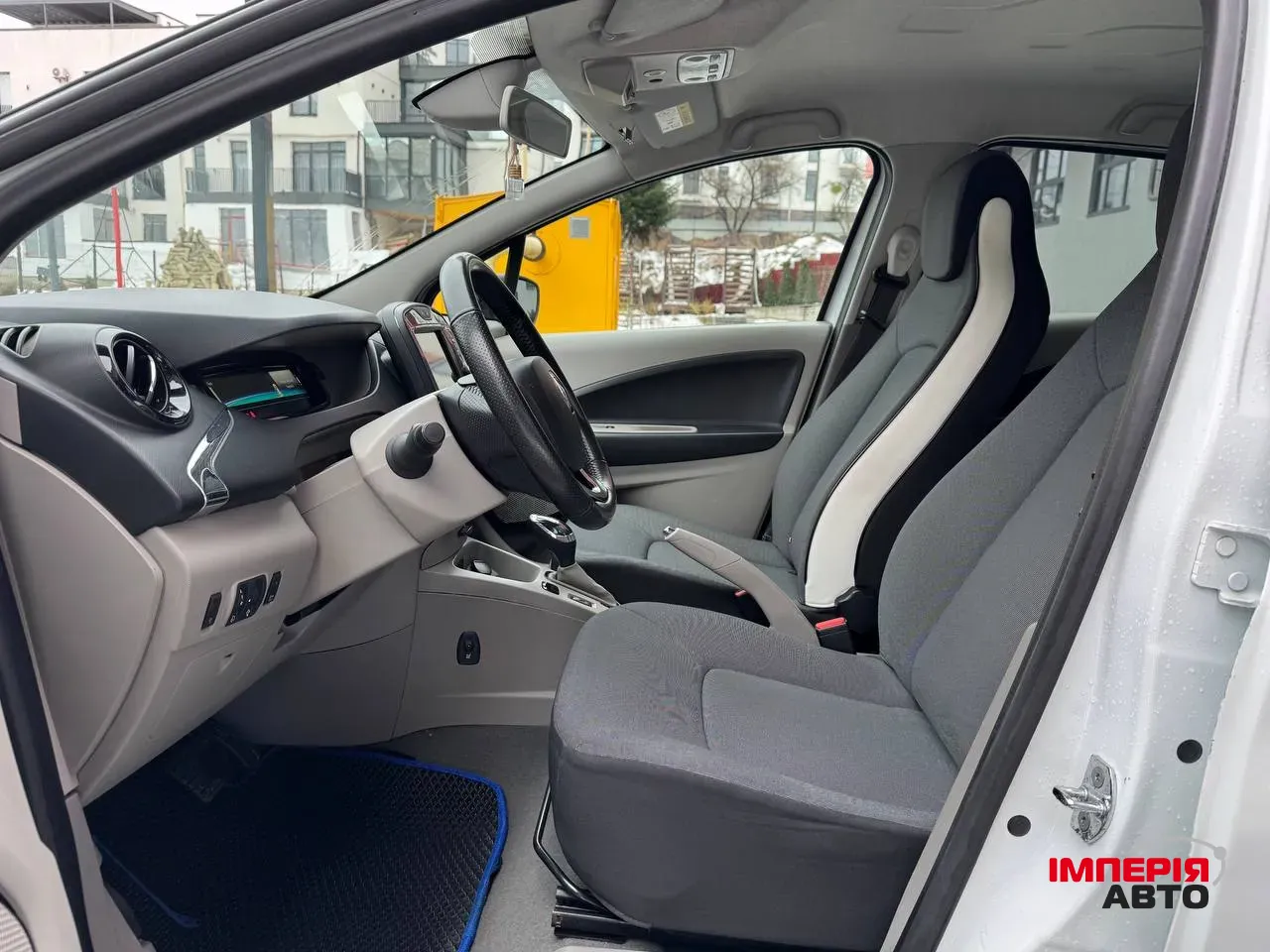 Renault ZOE - фото 16