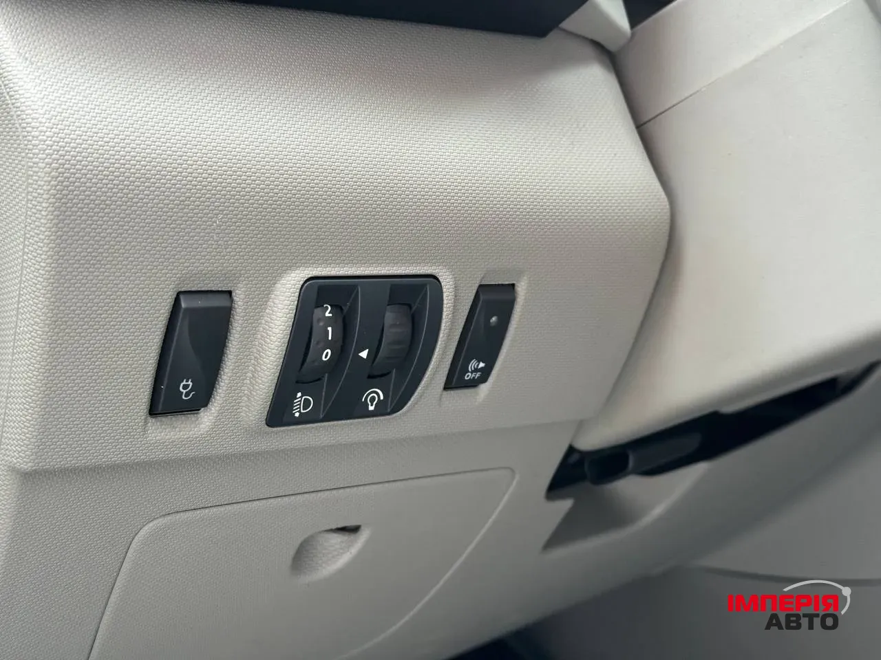 Renault ZOE - фото 14