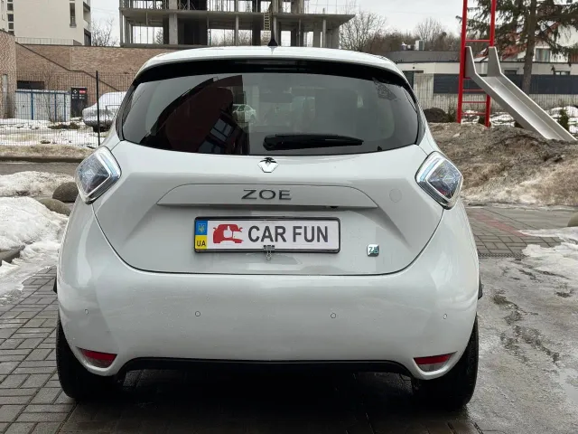 Renault ZOE - фото 5