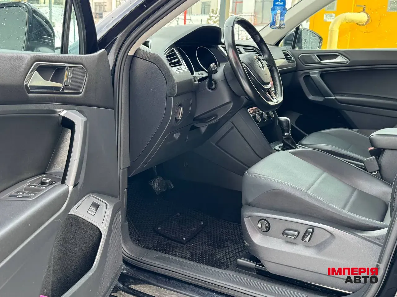 Volkswagen Tiguan - фото 9