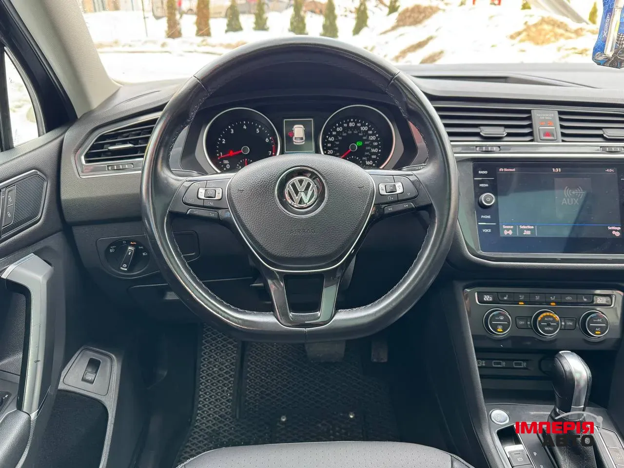 Volkswagen Tiguan - фото 24