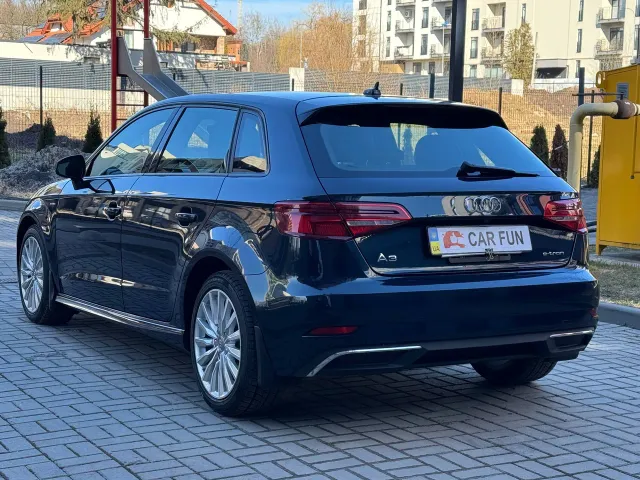 Audi A3 - фото 5