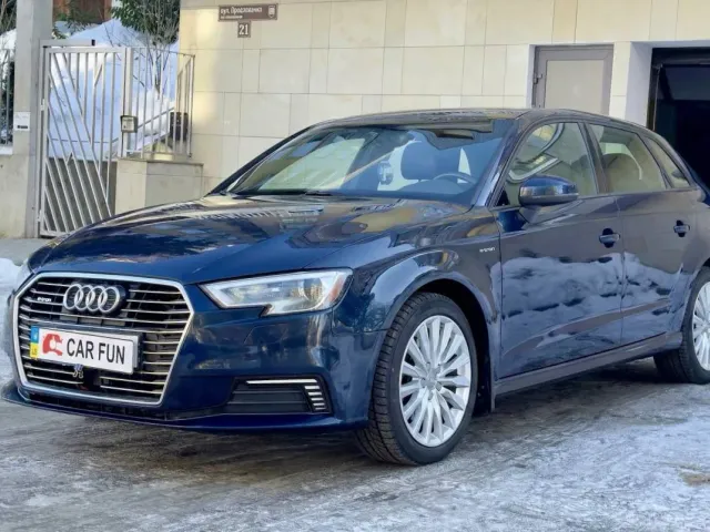 Audi A3 - фото 1