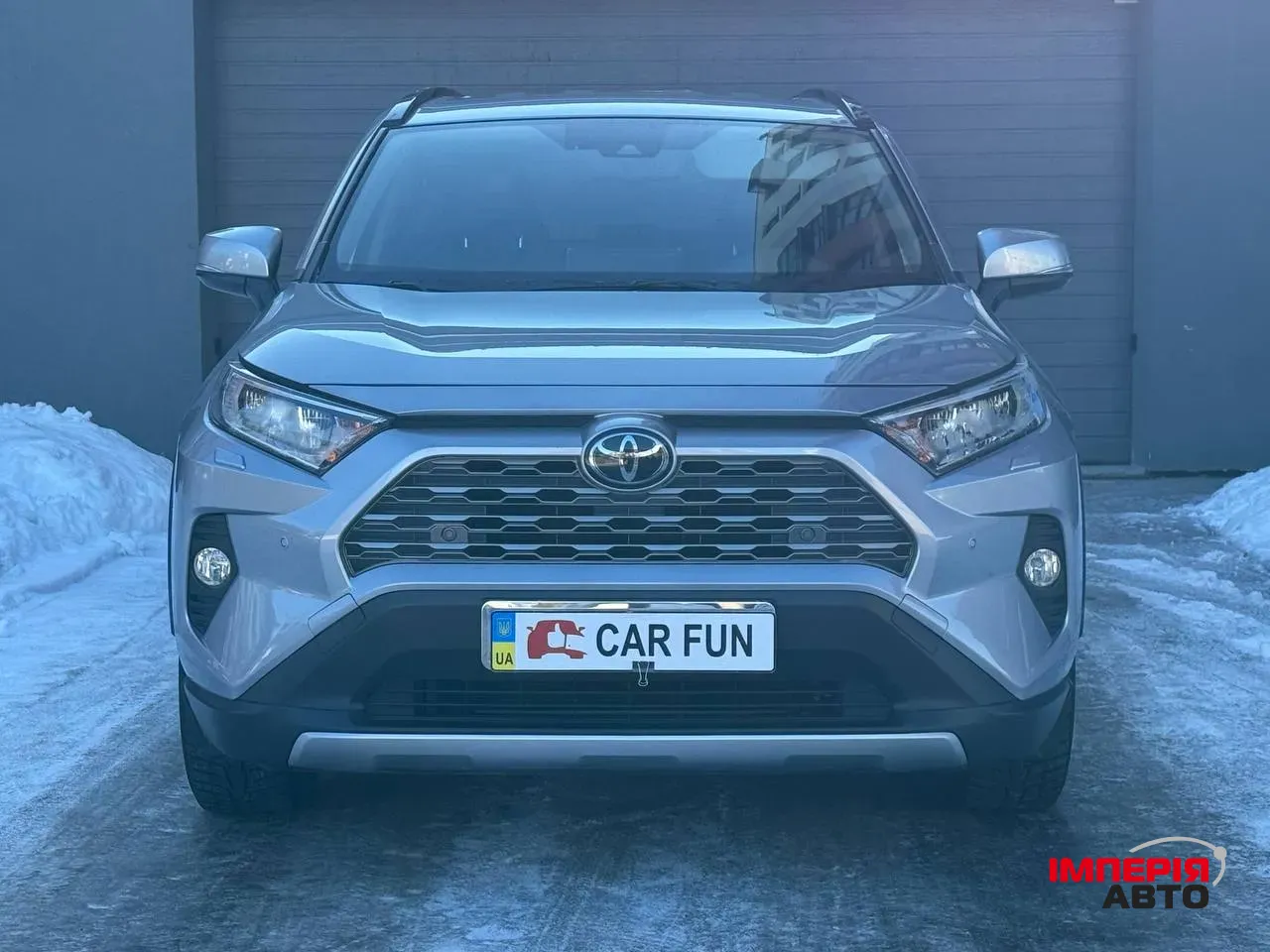 Toyota RAV4 - фото 2