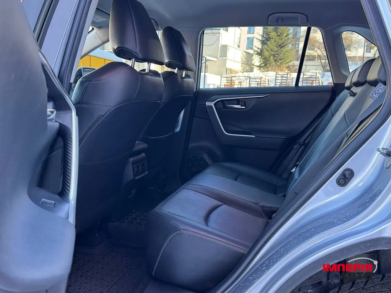 Toyota RAV4 - фото 17