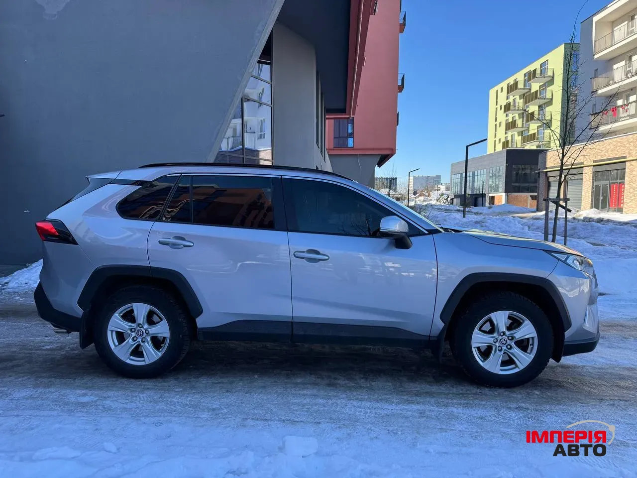 Toyota RAV4 - фото 5