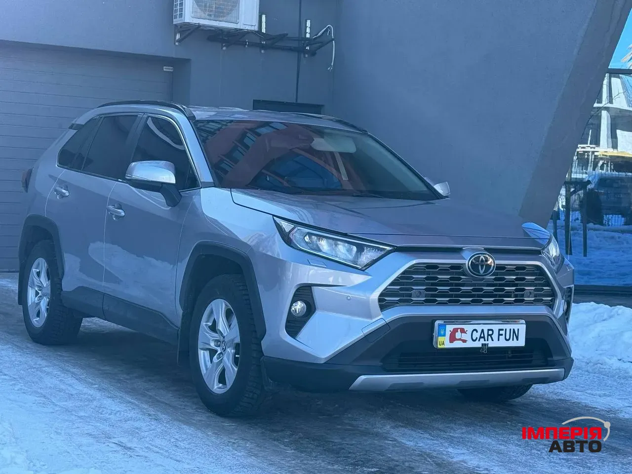 Toyota RAV4 - фото 3