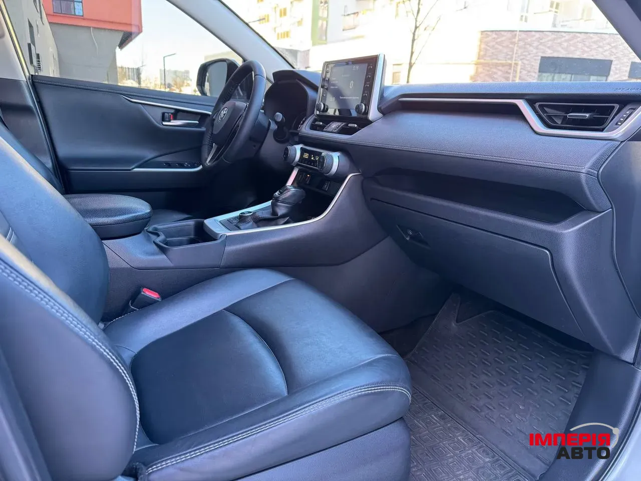 Toyota RAV4 - фото 18