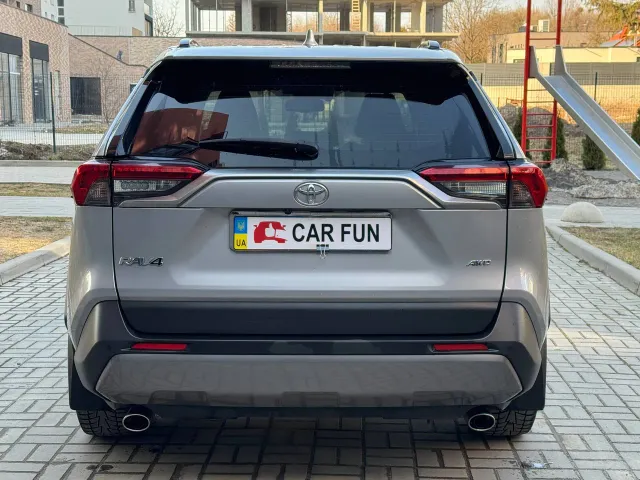 Toyota RAV4 - фото 5