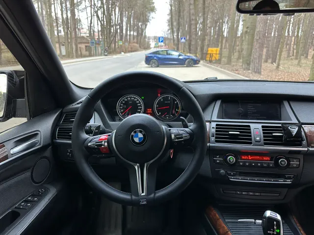 BMW X5 - фото 3