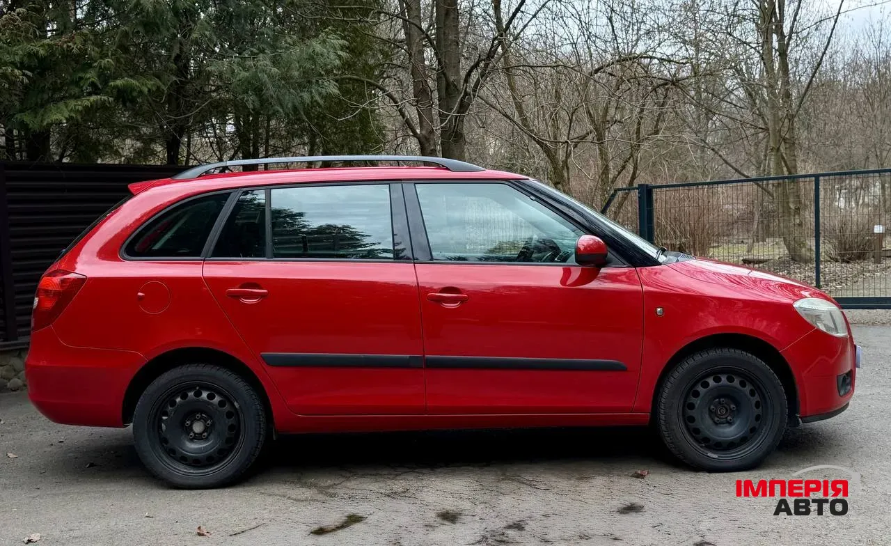 Skoda Fabia - фото 3