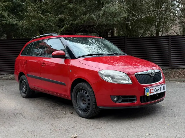 Skoda Fabia - фото 2