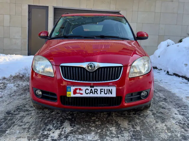 Skoda Fabia - фото 3