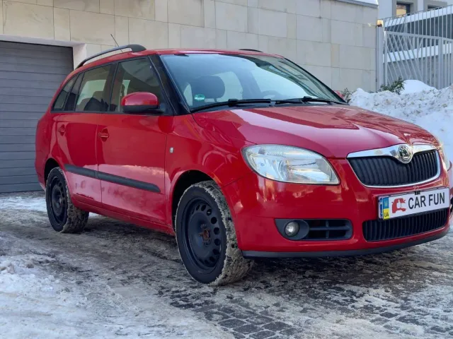 Skoda Fabia - фото 4