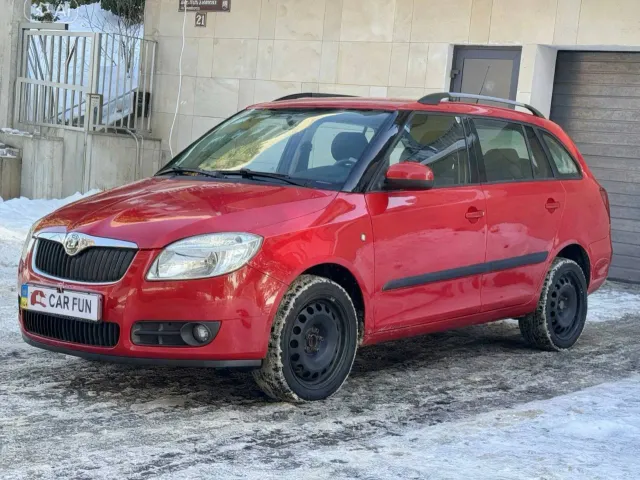 Skoda Fabia - фото 1