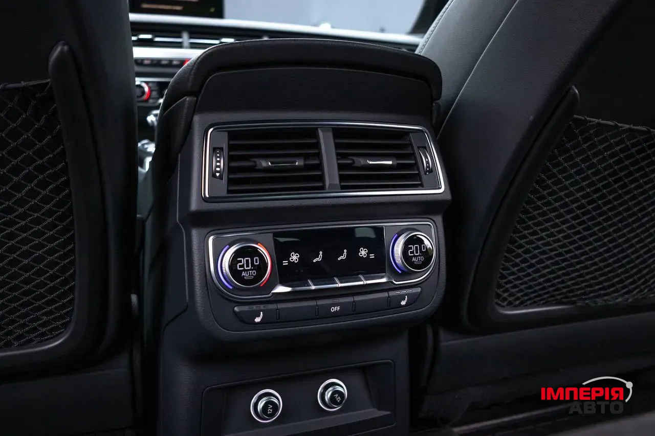 Audi Q7 - фото 10