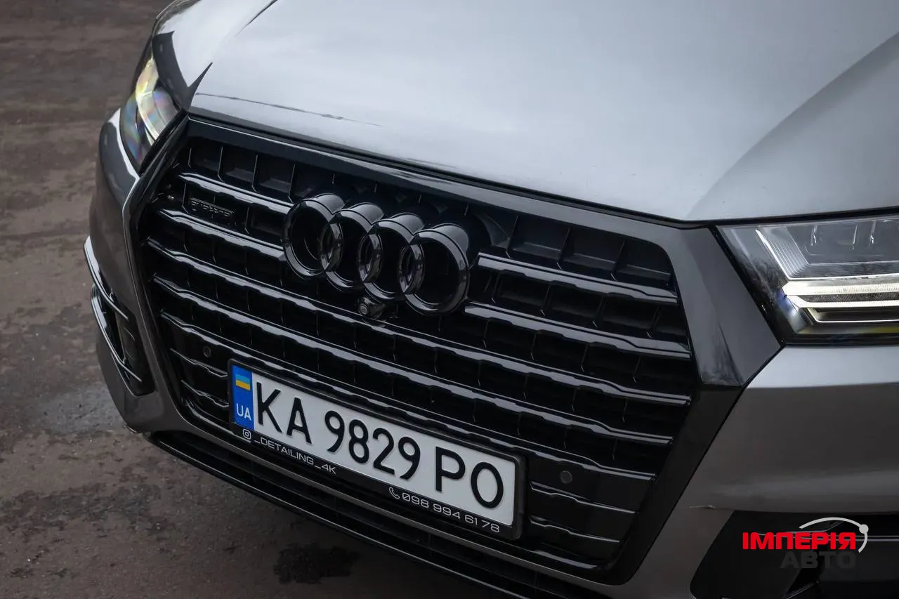 Audi Q7 - фото 16